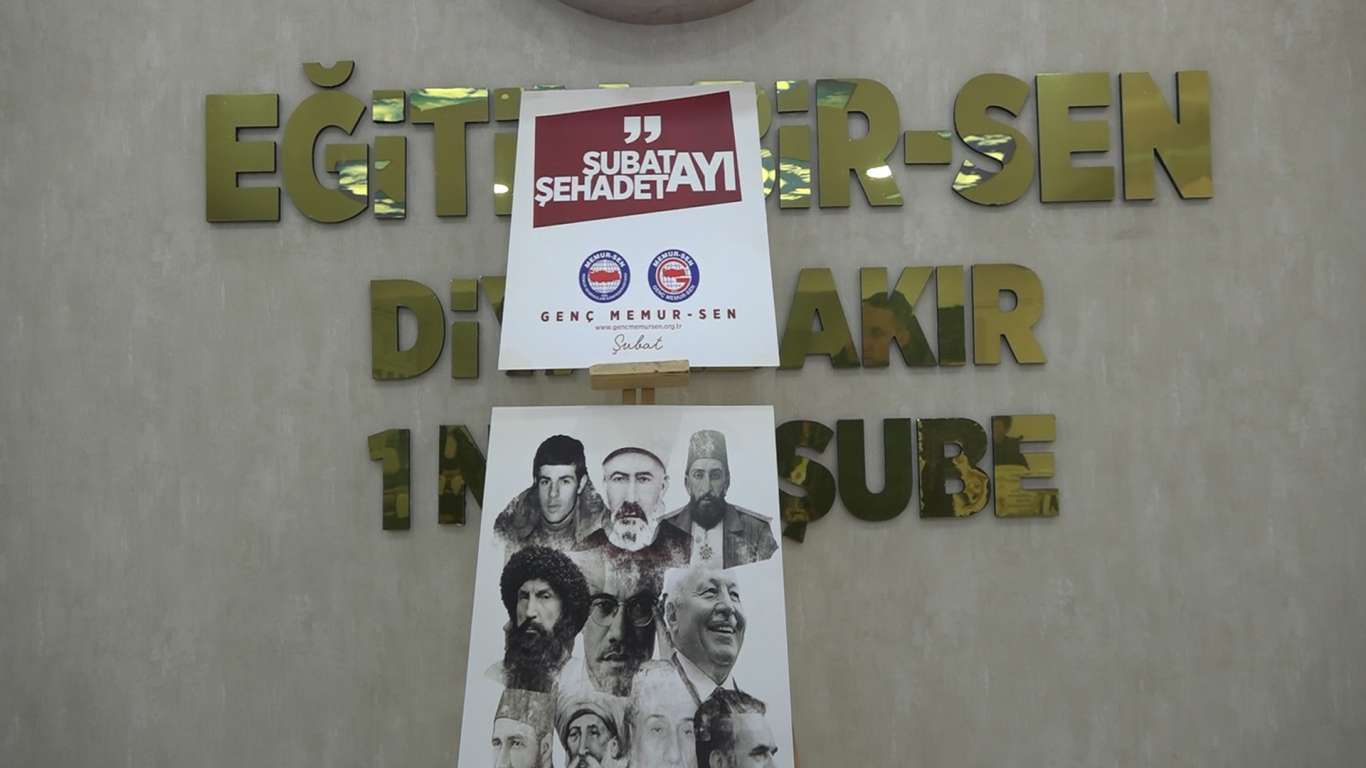 Diyarbakır'da "Şubat Ayı Şehadet Ayı" münasebetiyle resim sergisi açıldı Diyarbakır'da "Şubat Ayı Şehadet Ayı" münasebetiyle resim sergisi açıldı